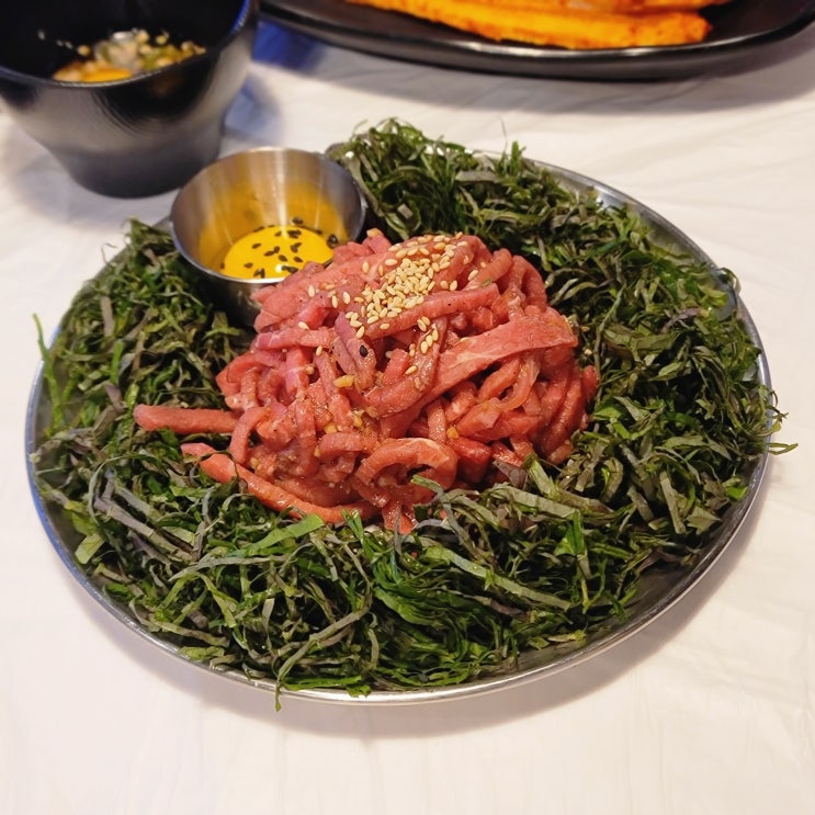  신흥역 맛집 - 프리미엄 듀록 냉동삼겹살을 먹어볼 수 있는 돈가돈 옛날 삼겹살