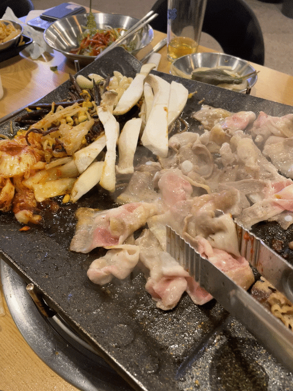  대패상회 왕십리점 대패삼겹살집 100g당 4,400원 가성비 고깃집