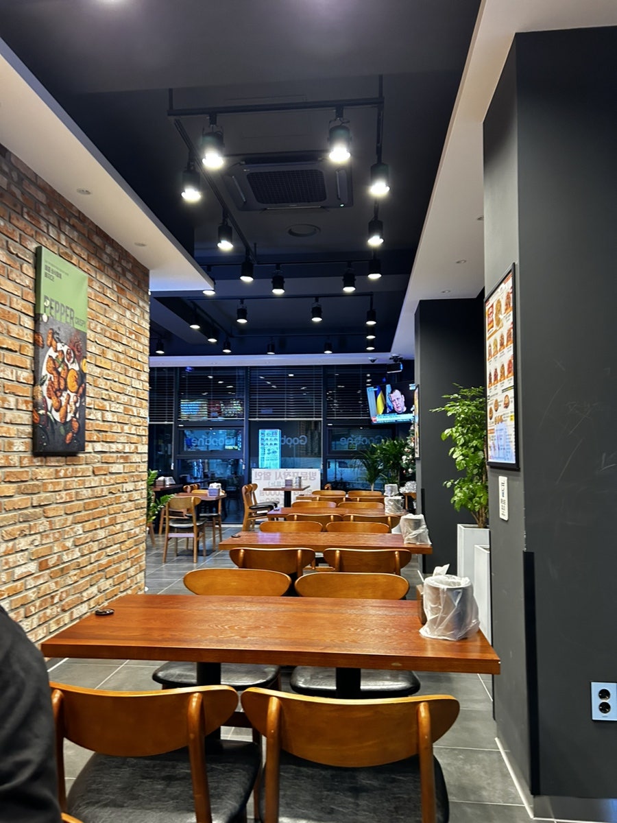 굽네치킨 도남지구점 사진 5