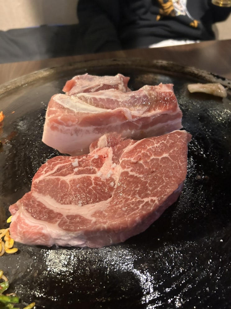  강남역 가성비 고기집 동두천솥뚜껑삼겹살 질과 가성비 둘 다 잡은 희귀한 곳!