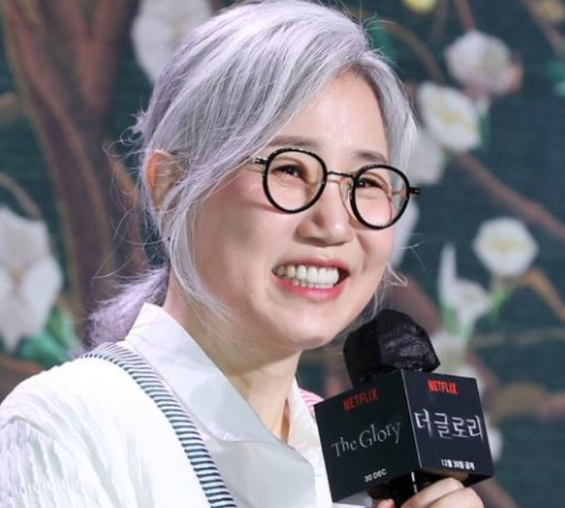 ‘더 글로리’ 김은숙 작가 “나에게는 가해자들 지옥 끝까지 끌고 갈 돈 있어” ‘더 글로리’ 김은숙 작가 “나에게는 가해자들 지옥 끝까지 끌고 갈 돈 있어”