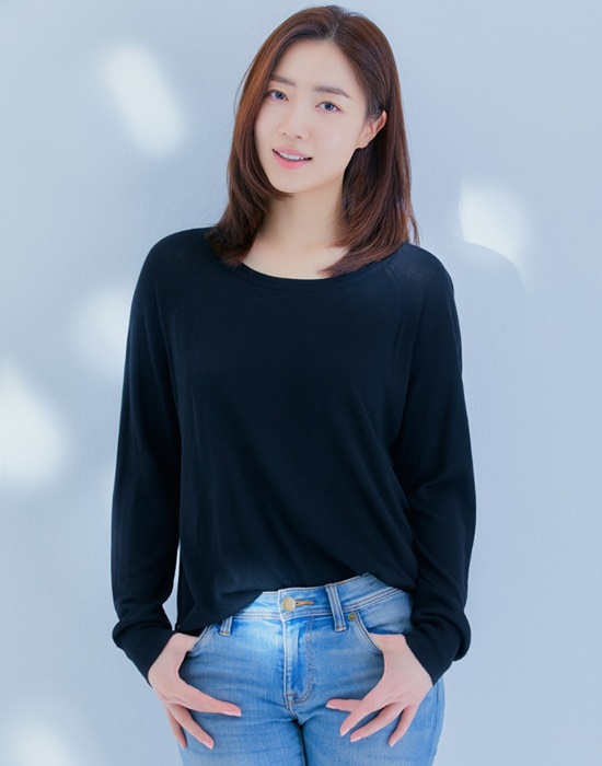류화영, <b>린브랜딩 전속계약</b>