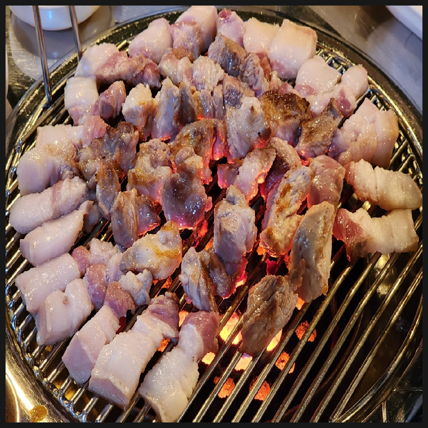  [먹거리 리뷰] 서울 경의중앙선 신촌역 서대문구 대현동 맛집 제주도로담 제주 미목살 + 냉국수 먹어본 후기