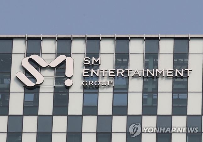 하이브-카카오 전격 회동…SM 인수 치킨게임 끝날까 하이브-카카오 전격 회동…SM 인수 치킨게임 끝날까