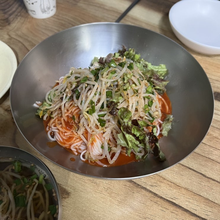  동해 묵호항 동쪽바다중앙시장 잔치국수 단돈 천원 미친 갓성비 대박 맛집 까치분식