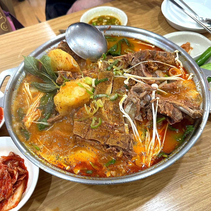  소문난 성수 감자탕 리뷰