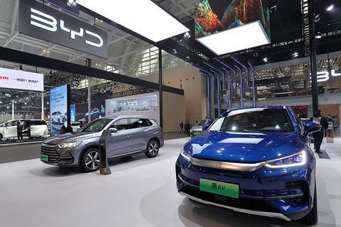중국서 테슬라 이어 BYD도 가격 인하…전기차 경쟁 가열