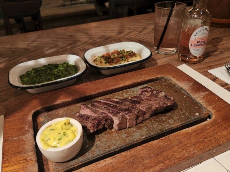  런던 혼자 여행 [플랫아이언] 코벤트가든 예약 스테이크 맛집 _ 메쉬포테이토 , 크림시금치