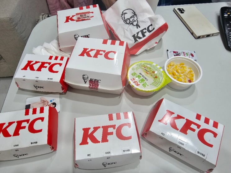  kfc신메뉴 추천_ 뉴갓쏘이블랙라벨,블랙라벨폴인치즈버거 내돈내산 후기(kfc할인정보 포함)