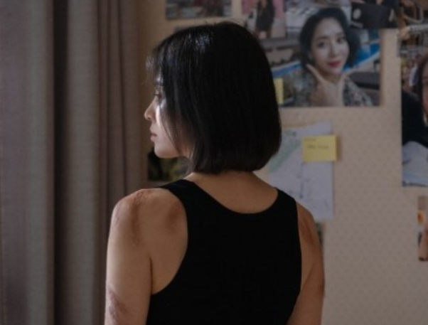 송혜교 “사흘 굶고 5시간 벗은 상태로”..'더 글로리' 촬영 뒷이야기 송혜교 “사흘 굶고 5시간 벗은 상태로”..'더 글로리' 촬영 뒷이야기
