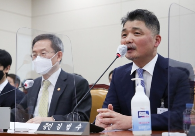 카카오 김범수는 왜 쩐의 전쟁에 뛰어들었나 카카오 김범수는 왜 쩐의 전쟁에 뛰어들었나