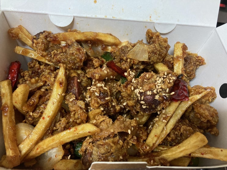  매운맛 매니아의 리뷰 '오징어땅콩 매콤치즈맛/국제통닭 깐풍똥집/틈새라면 매운짜장'