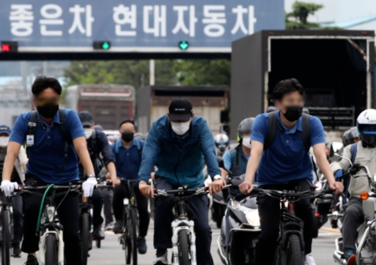 온라인에 뜬 ‘킹산직’ 현대차 경쟁률 450대 1?…사실일까 온라인에 뜬 ‘킹산직’ 현대차 경쟁률 450대 1?…사실일까
