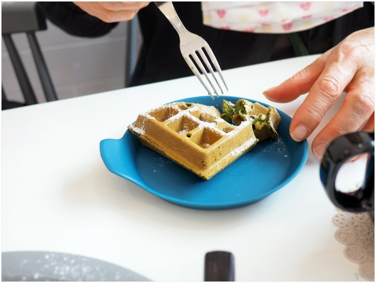  카페 래우_ 울릉도 태하 디저트 맛집 faet 전호나물 와플