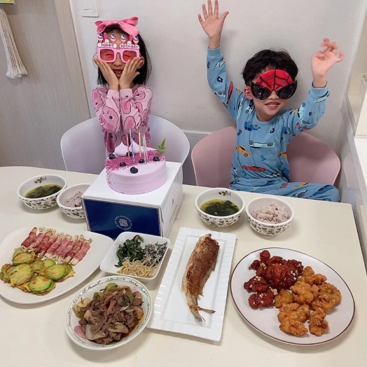  둥이들의 생일HBD[중리 내서 도매로문구센터 콩순이 과일상자에 숨은 귤냥이를 돌봐줘]