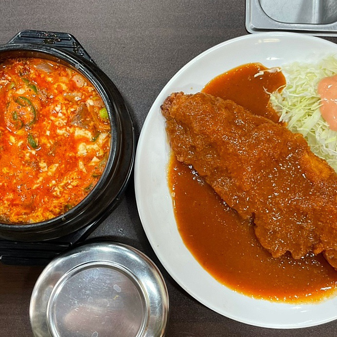 광주 서구 동천동 점심 맛집 금돼지솥뚜껑고기맛집