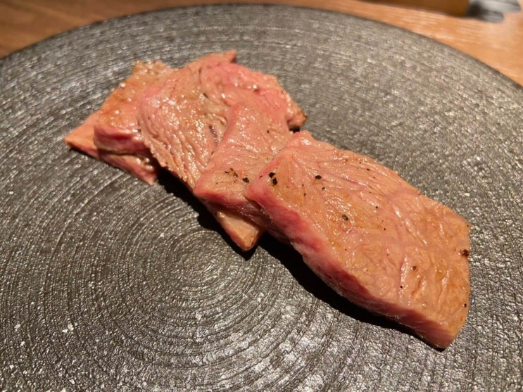  후쿠오카 현지인 맛집, 후쿠오카 고급 레스토랑 느낌의 히가시구 가시 이에 위치한 철판구이 'ROU fukuoka(로우 후쿠오카)'맛을 즐기다.