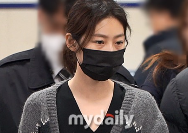 김새론 측, 재차 생활고 호소 "재산 사실상 없어…소속사에 진 빚도 막막" 김새론 측, 재차 생활고 호소 "재산 사실상 없어…소속사에 진 빚도 막막"