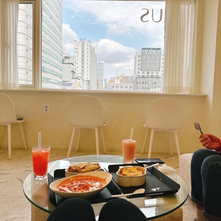  수원 인계동 카페 추천 플러스82 본점