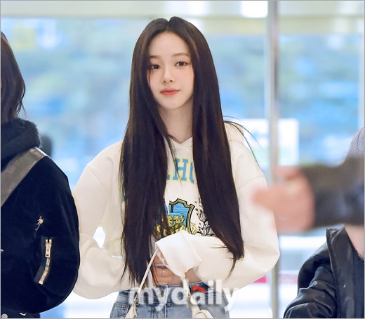 카리나 공항패션 / 카리나사복패션 / <b>에스파</b> 콘서트 출국