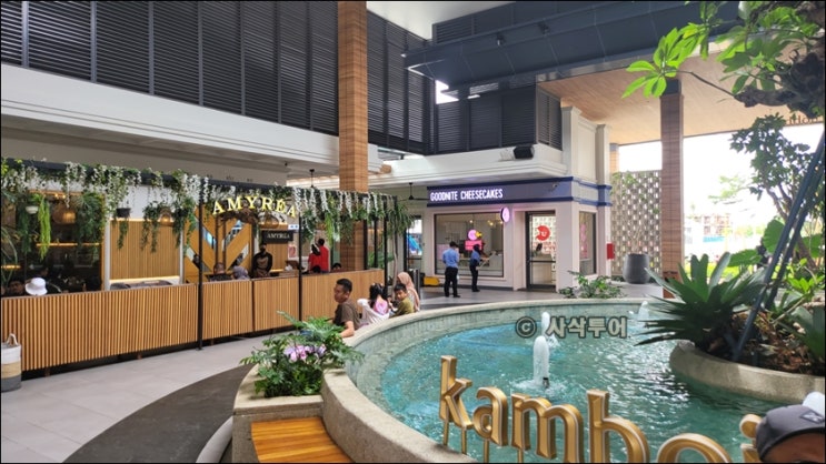  자카르타 PIK 신도시 by the Sea Shooping mall at golf island pik