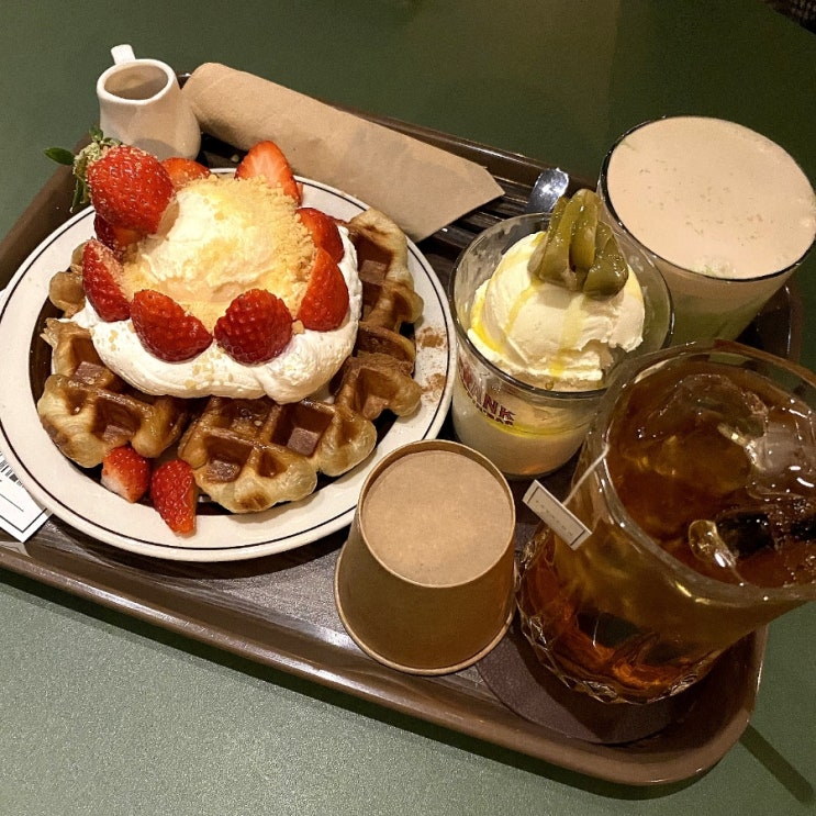  울산 삼산 카페 크로플 맛집 프랭크커핀바 울산점!