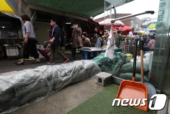 중기부, 카카오페이·소공연과 소상공인 '풍수해보험' 보험료 내준다 중기부, 카카오페이·소공연과 소상공인 '풍수해보험' 보험료 내준다