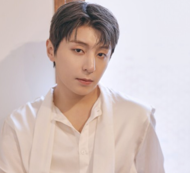 골든차일드 와이 "데뷔 6년 만에 솔로 데뷔, 잠 못잤다…떨리고 영광" 골든차일드 와이 "데뷔 6년 만에 솔로 데뷔, 잠 못잤다…떨리고 영광"