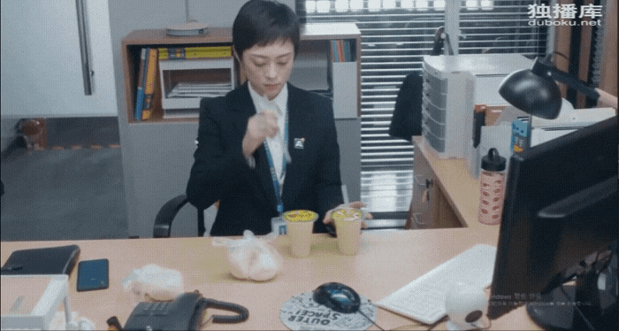  <중드 안가 3화>팡쓰찐언니좀보소순식간에 콩물豆浆2잔+고기찐빵包子4개 폭풍흡입 실화냐