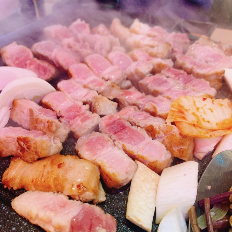 광화문,의외로 삼겹살이 맛있는 직장인 맛집'완백부대찌개'