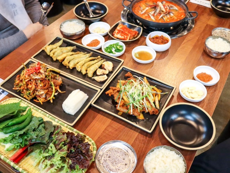 서울 도봉구 쌈밥 맛집 : 어리굴젓과 함께하는 삼돌멸치쌈밥 feat. 도봉구한우 : 네이버 블로그