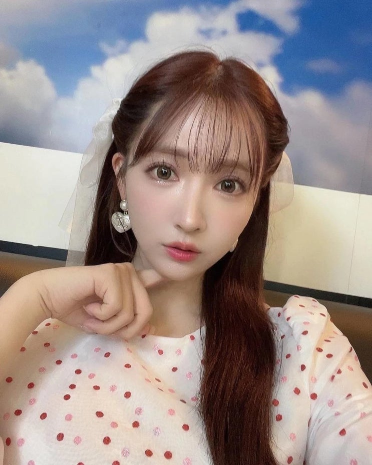 아이돌 출신 유명 AV 배우 미카미 유아, 눈물 흘리며 중대 발표...돌연 '은퇴' 선언했다 아이돌 출신 유명 AV 배우 미카미 유아, 눈물 흘리며 중대 발표...돌연 '은퇴' 선언했다