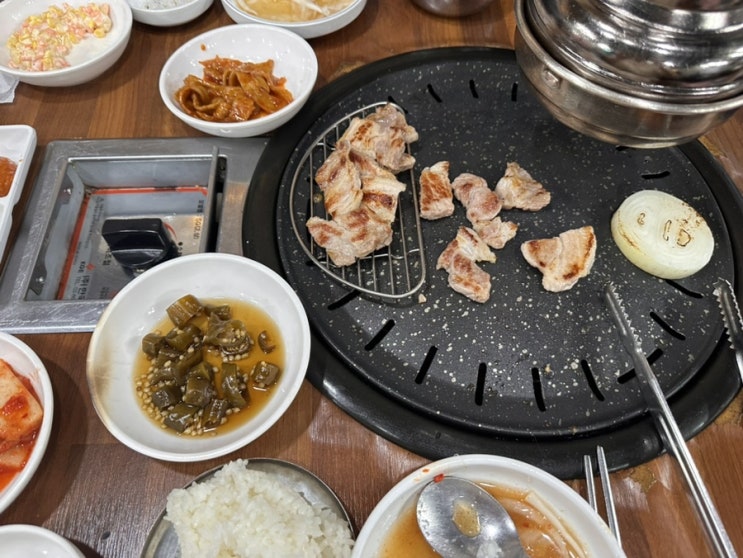  신해철거리 고깃집 시골생고기 가마솥한우 가성비 미친 가성비