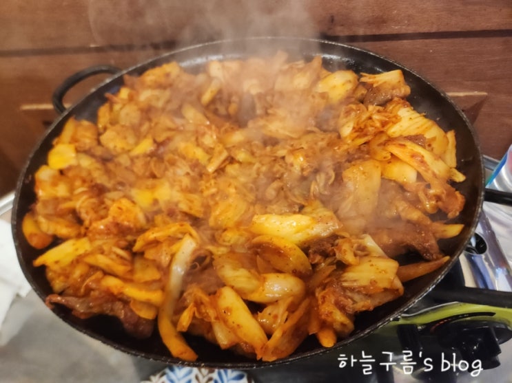 돼지김치구이전문점, 신탄진 정통집 맛있다~
