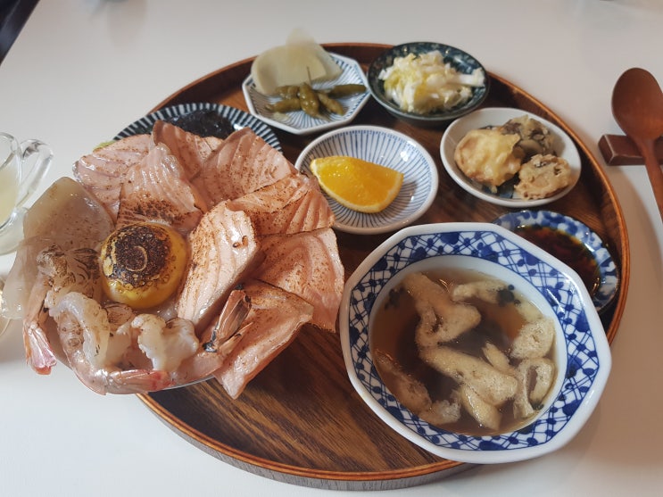 샤로수길 킷사서울 연어아부리동 레모네이드 () 샤로수길 킷사서울 연어아부리동 레모네이드 ()