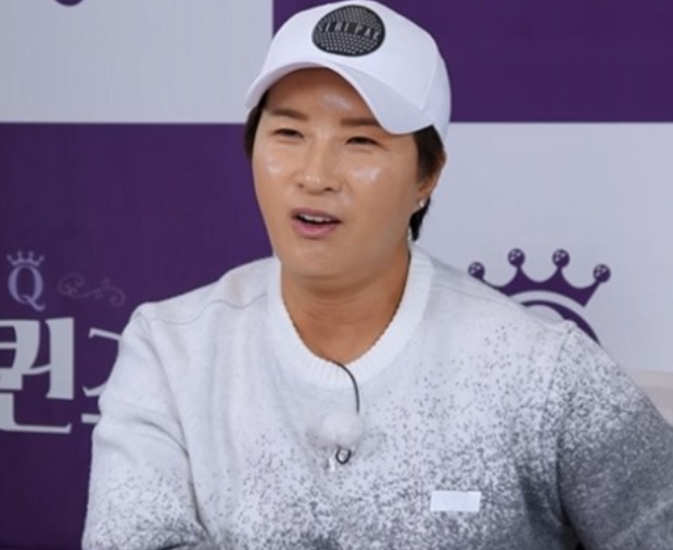이특, 기념패 자체 제작 '눈길'…박세리가 선택한 기대주는? (더퀸즈) 이특, 기념패 자체 제작 '눈길'…박세리가 선택한 기대주는? (더퀸즈)