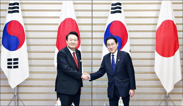 尹·<b>기시다</b> "한일 <b>관계</b> 새롭게 출발"