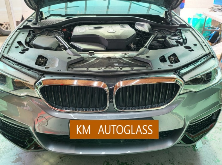  김해자동차유리교환 복원 전문가 시공 -BMW530d전면유리교체 열차단필름 by장유KM오토글라스