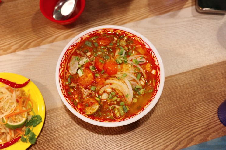 연남동 쌀국수와 베트남 요리를 다양하게 맛 볼 수 있는 식당 [굿손 연남점]