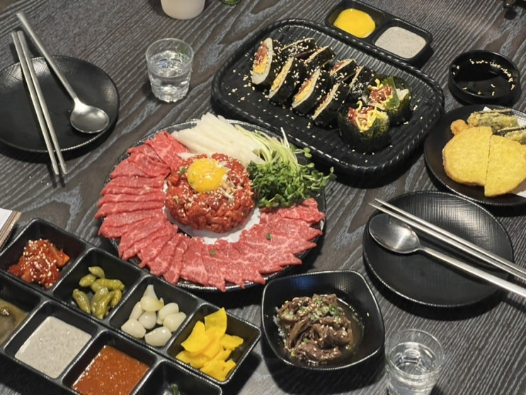  천안 성정동 맛집 육회한사시미 육회 김밥은 못 참지