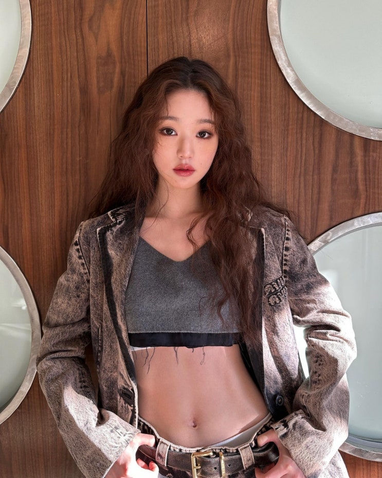 '20살 되더니 와~대박' 아이브 장원영, 바지 위로 속옷이...스키니 몸매에 탄탄 복근까지 '20살 되더니 와~대박' 아이브 장원영, 바지 위로 속옷이...스키니 몸매에 탄탄 복근까지