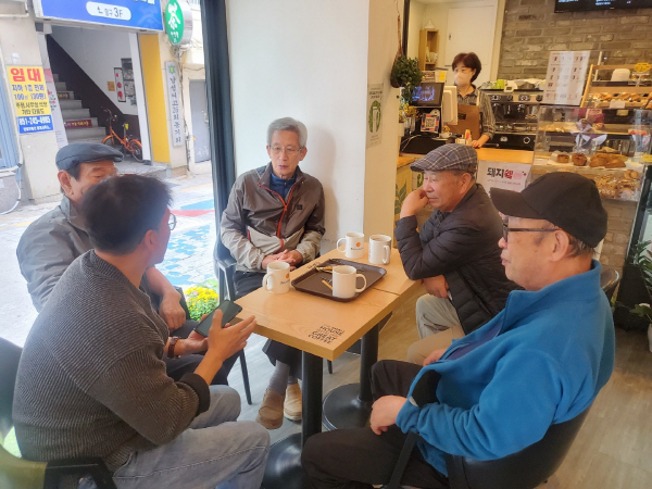 [영상]현직 경찰관이 책을 쓰게 된 사연…경험한 고독사 현장만 100곳 이상