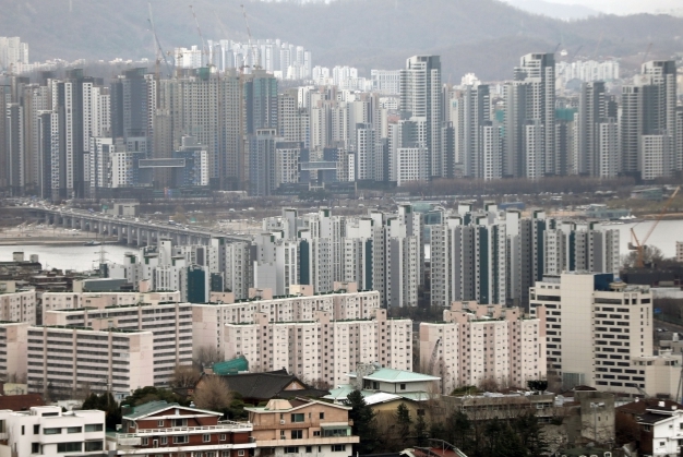 서울 아파트 전세가율 역대 최저…강남·송파·용산 50% 붕괴