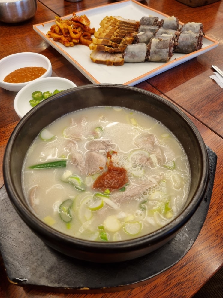 [서초맛집] 국밥과 순대 수육을 즐길 수 있는 맛있는 한 끼 담미온