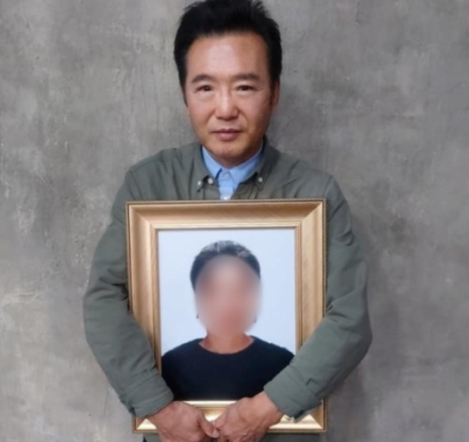 조성규 ‘암 투병 사망’ 여동생 안치…“71일만 부모님 곁 소풍” 조성규 ‘암 투병 사망’ 여동생 안치…“71일만 부모님 곁 소풍”