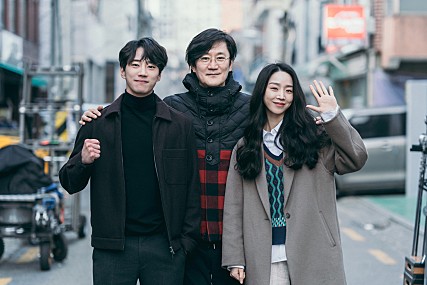 영화 '용감한 시민 예고편 유출 배우 신혜선 이준영 주연 웨이브 오리지날 영화 트위터 영화 '용감한 시민 예고편 유출 배우 신혜선 이준영 주연 웨이브 오리지날 영화 트위터