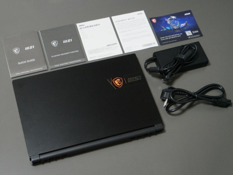  가벼운 15.6인치 경량 게이밍 노트북 MSI Stealth 15M B12UE