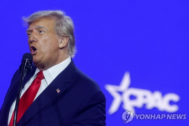 트럼프, 체포 앞뒀다며 지지층에 "시위하라"…1·6사태 데자뷔? 트럼프, 체포 앞뒀다며 지지층에 "시위하라"…1·6사태 데자뷔?
