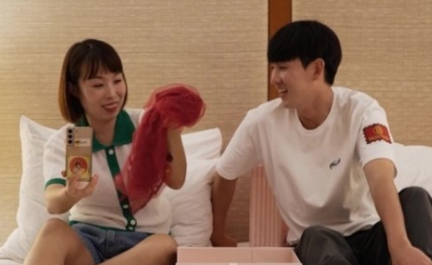 ‘신혼여행’ 오나미, 박민 망사속옷에 “코끼리가 날 보잖아” ‘신혼여행’ 오나미, 박민 망사속옷에 “코끼리가 날 보잖아”
