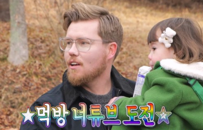 '물 건너온 아빠들' 장윤정 "아들 연우, 혼자 밥 먹다가도 멘트해" '물 건너온 아빠들' 장윤정 "아들 연우, 혼자 밥 먹다가도 멘트해"